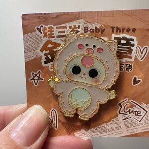 Cute Baby Three Collectable Gold and Pink Pig Pin